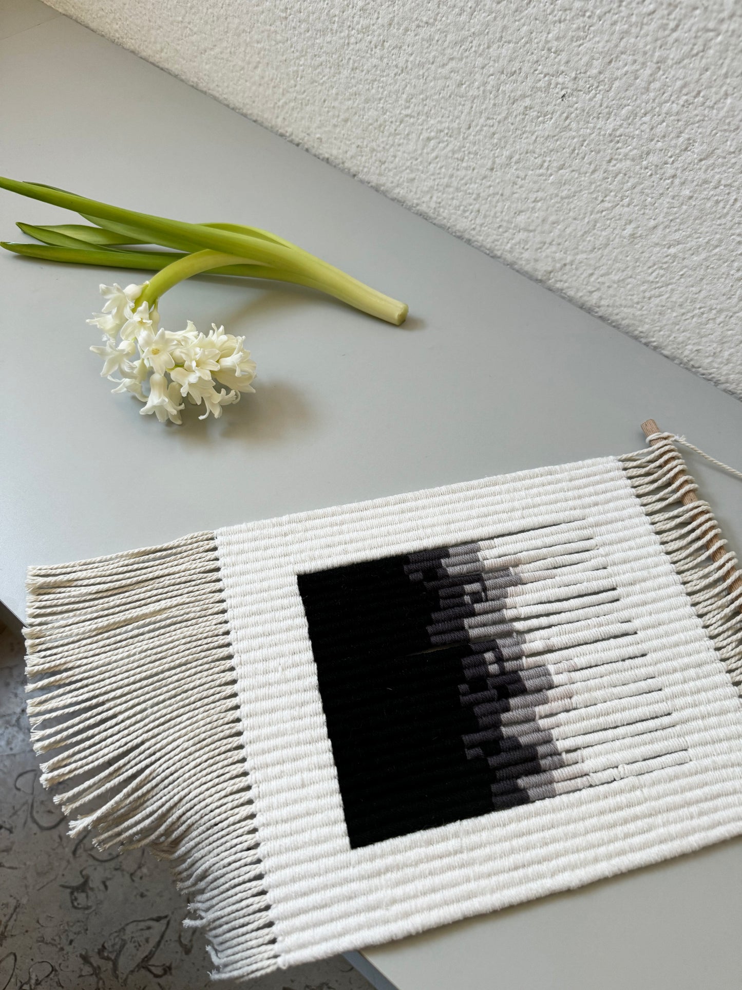 Wall-Hanging Tapestry - Black Gradient