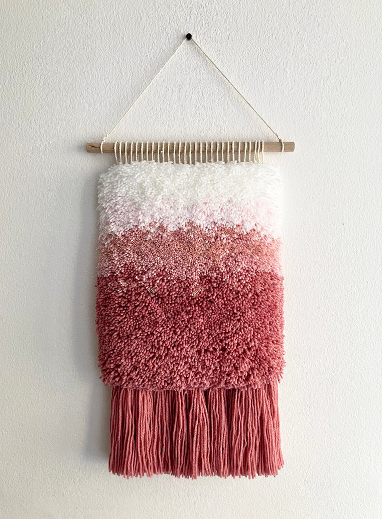 Wall-Hanging Tapestry - Fluffy Pink Gradient