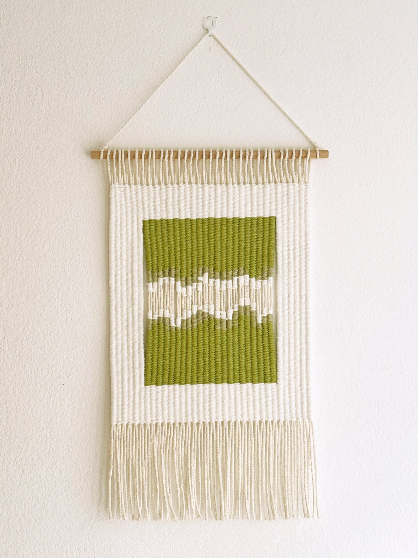 Wall-Hanging Tapestry - Pistachio Waves