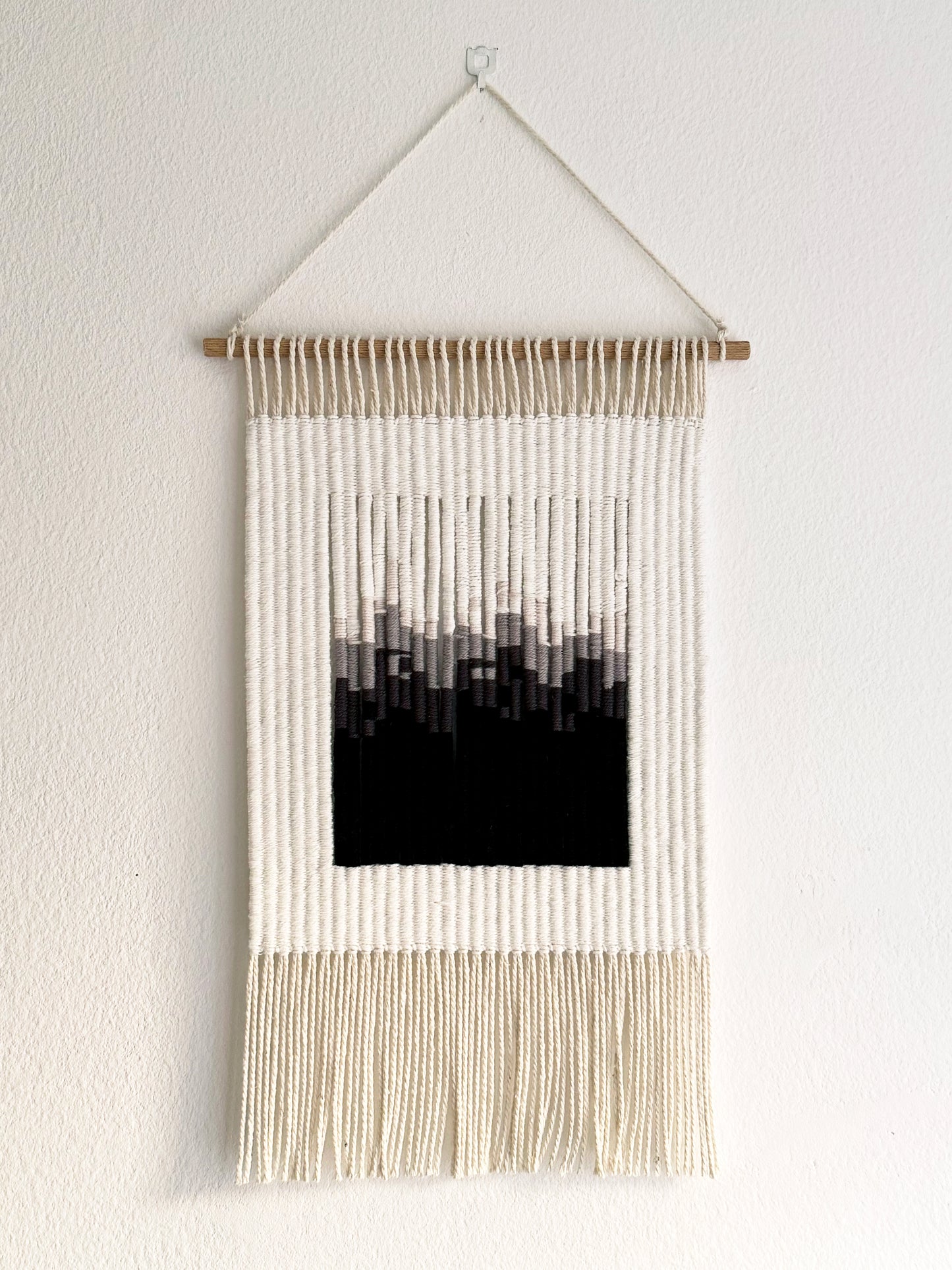 Wall-Hanging Tapestry - Black Gradient