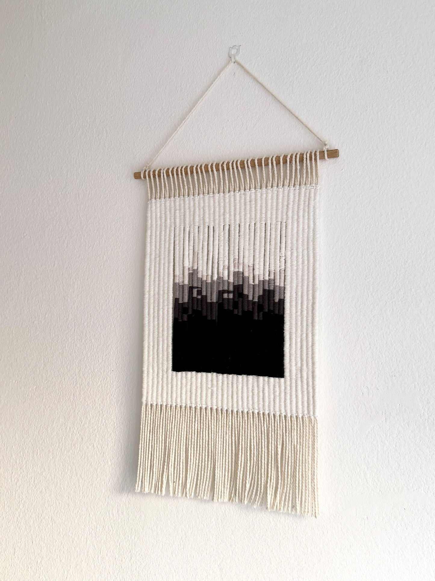 Wall-Hanging Tapestry - Black Gradient