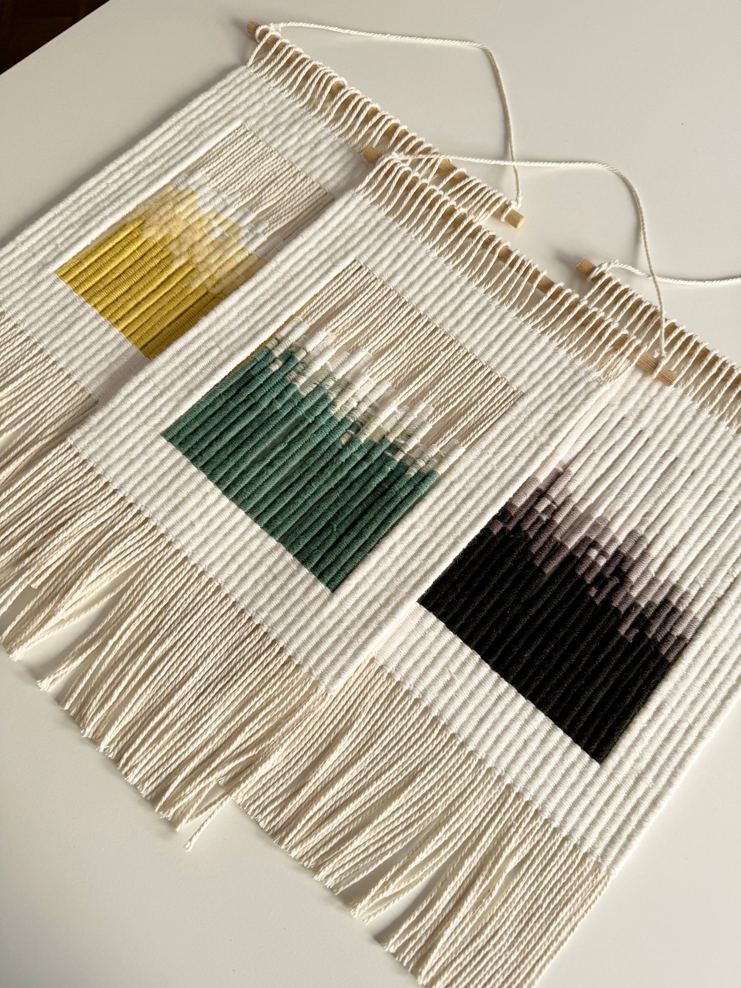 Wall-Hanging Tapestry - Black Gradient